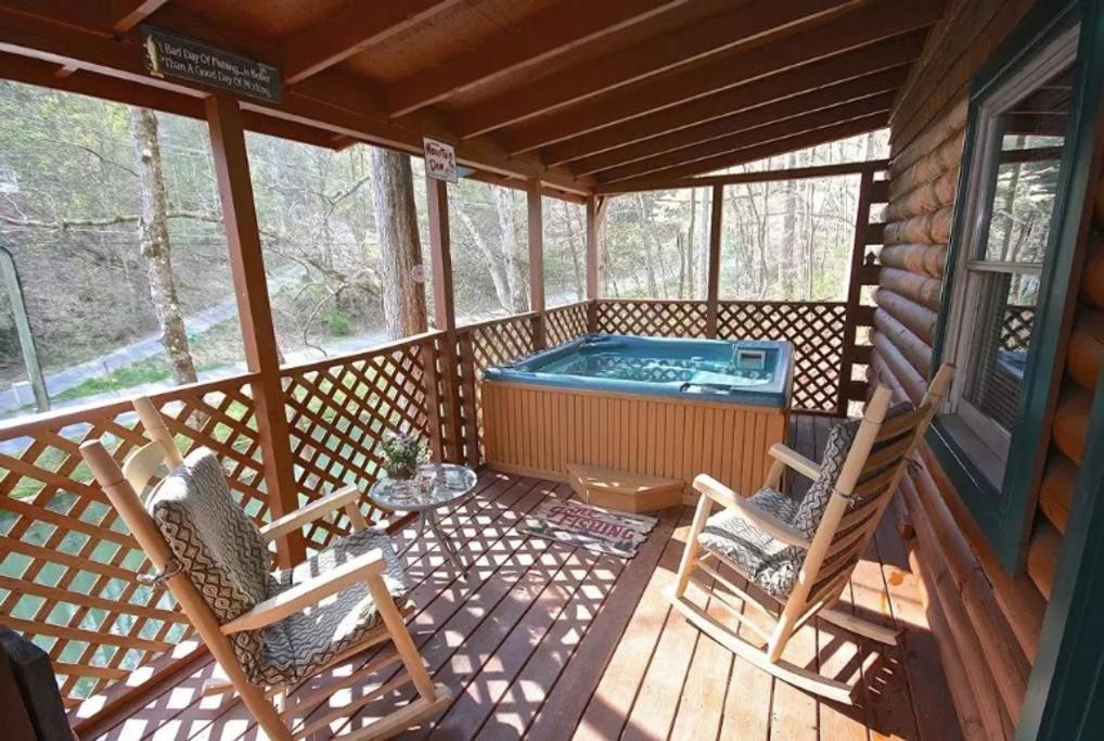 The Fishing Hole Cabin - Sage Vacations Apartment Gatlinburg