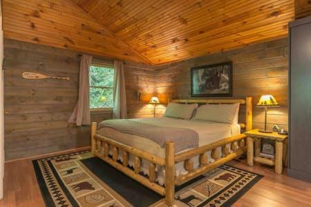 The Fishing Hole Cabin - Sage Vacations * Gatlinburg