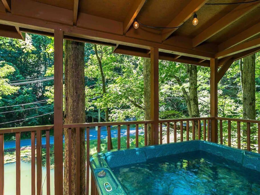 The Fishing Hole Cabin - Sage Vacations Apartment Gatlinburg