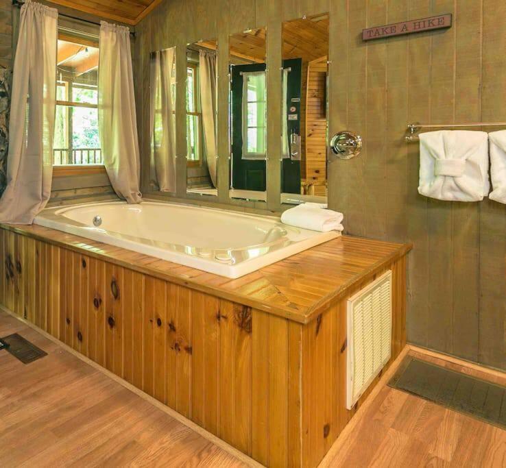 The Fishing Hole Cabin - Sage Vacations *