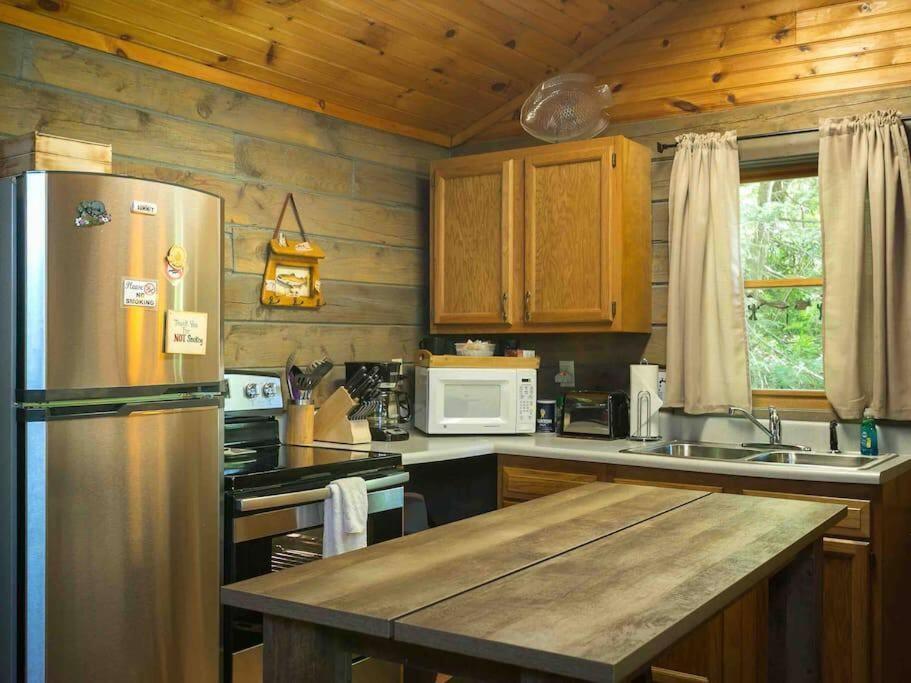 Apartment The Fishing Hole Cabin - Sage Vacations
