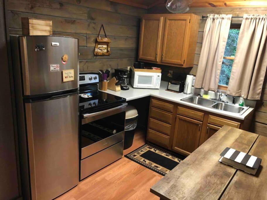 The Fishing Hole Cabin - Sage Vacations *