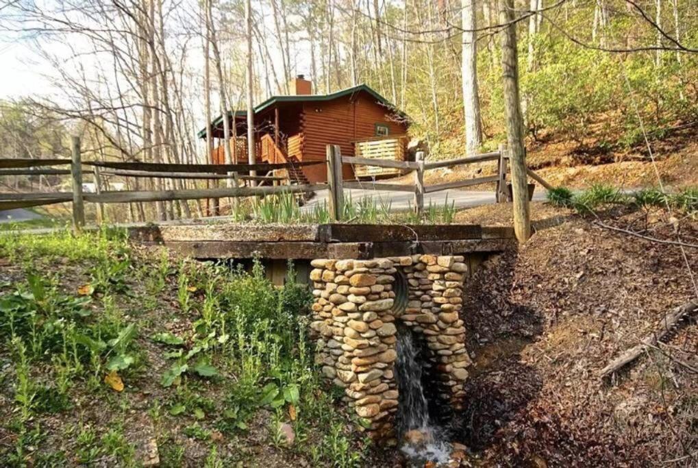 The Fishing Hole Cabin - Sage Vacations Apartment Gatlinburg